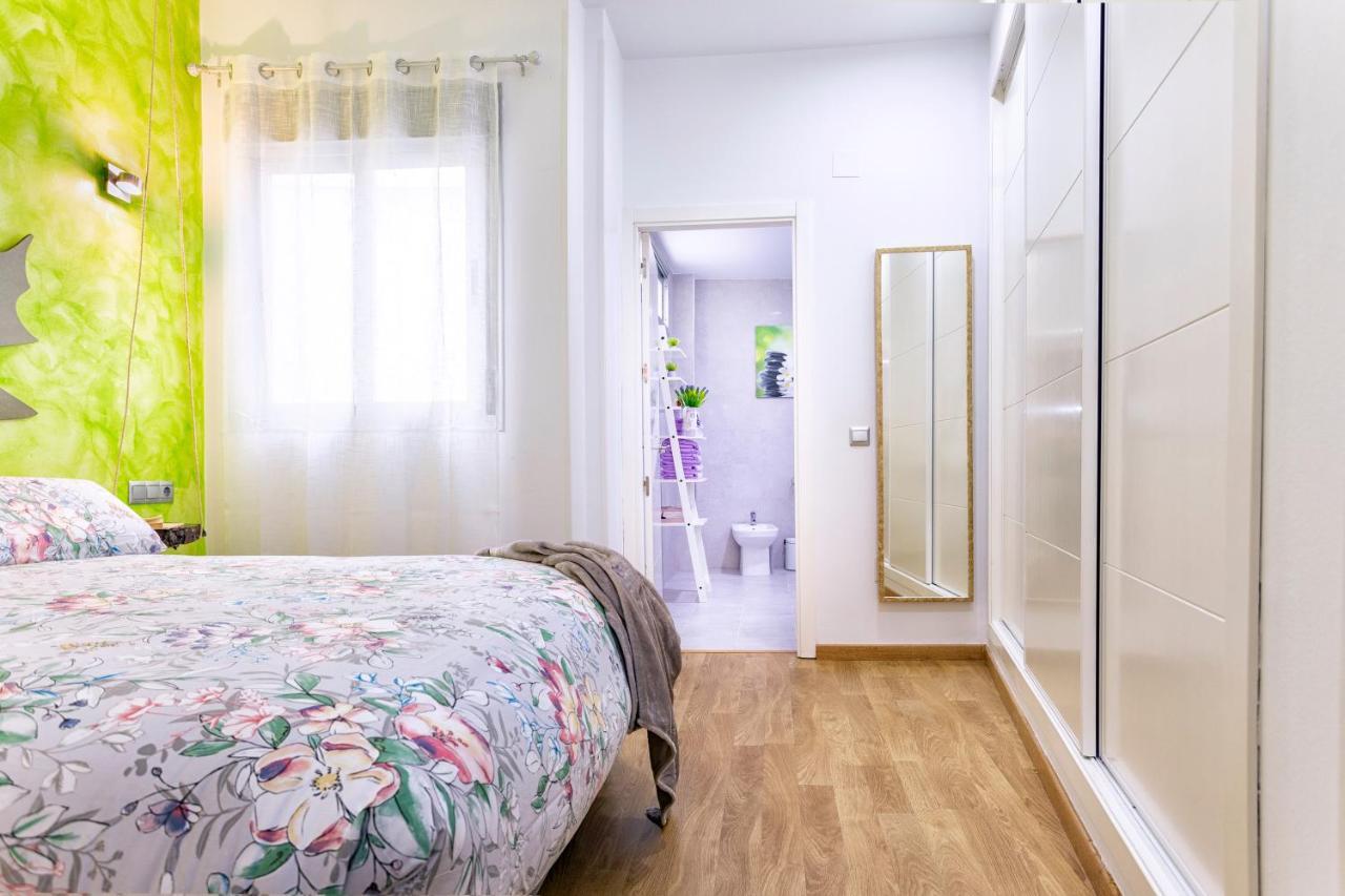 Apartamentos Momas La Casa De Mamá Málaga Exterior foto